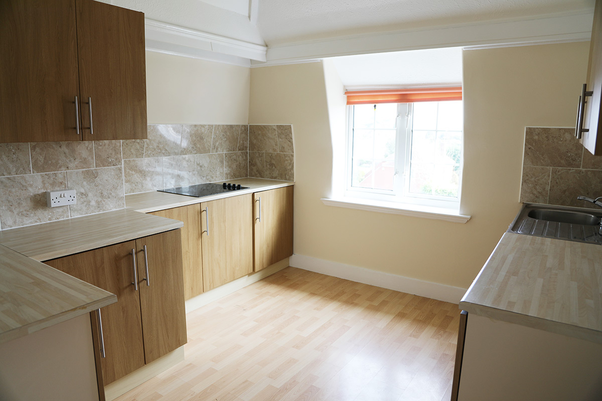 collington-house-2-flat-kitchen-5